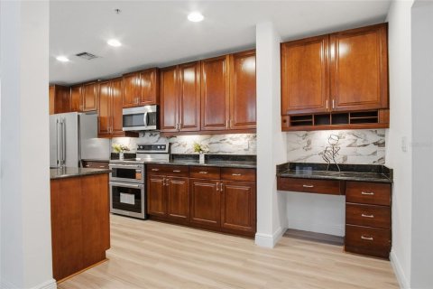 Commercial property in Orlando, Florida 292.64 sq.m. № 2371200 - photo 9