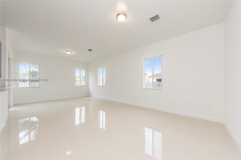 Villa ou maison à vendre à Palmetto Bay, Floride: 4 chambres, 209.4 m2 № 1969658 - photo 11