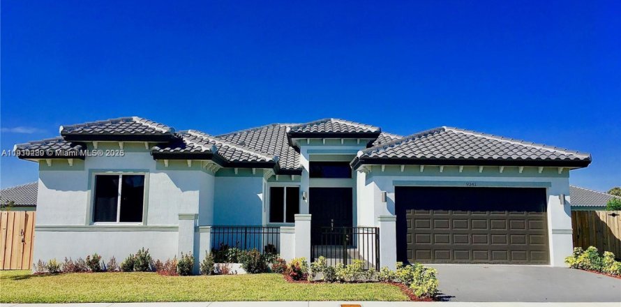 Villa ou maison à Palmetto Bay, Floride 4 chambres, 209.4 m2 № 1969658