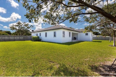 Villa ou maison à vendre à Palmetto Bay, Floride: 4 chambres, 209.4 m2 № 1969658 - photo 14