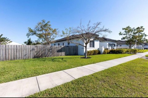 Villa ou maison à vendre à Palmetto Bay, Floride: 4 chambres, 209.4 m2 № 1969658 - photo 12