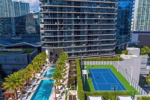 Condo in Miami, Florida, 2 bedrooms  № 2072853 - photo 13
