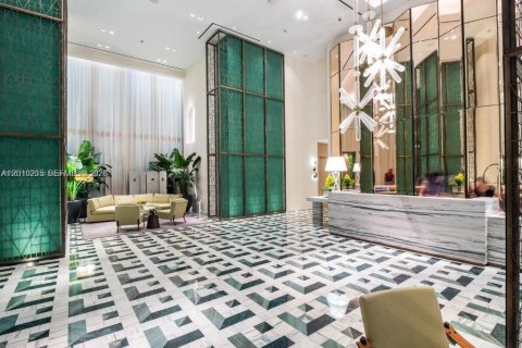 Condo in Miami, Florida, 2 bedrooms  № 2072853 - photo 8