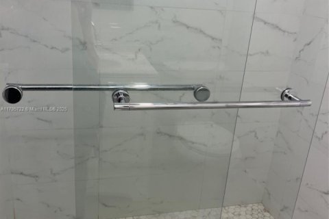 Condominio en venta en Miami, Florida, 1 dormitorio, 60.48 m2 № 1959083 - foto 10