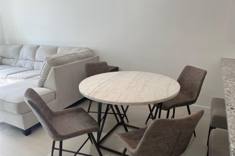 Condominio en venta en Miami, Florida, 1 dormitorio, 60.48 m2 № 1959083 - foto 6