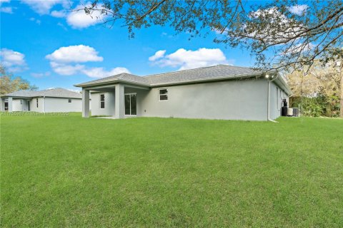 House in Lehigh Acres, Florida 3 bedrooms, 148.92 sq.m. № 1502027 - photo 19