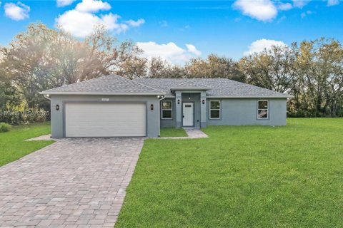 House in Lehigh Acres, Florida 3 bedrooms, 148.92 sq.m. № 1502027 - photo 1