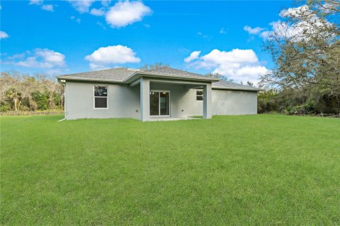 House in Lehigh Acres, Florida 3 bedrooms, 148.92 sq.m. № 1502027 - photo 20