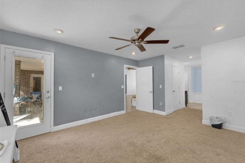 House in Palm Coast, Florida 4 bedrooms, 210.42 sq.m. № 1807965 - photo 12