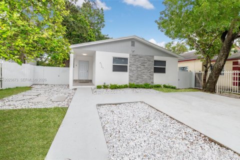 Casa en alquiler en Miami, Florida, 5 dormitorios, 149.02 m2 № 2085035 - foto 29
