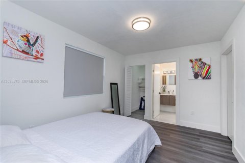 Casa en alquiler en Miami, Florida, 5 dormitorios, 149.02 m2 № 2085035 - foto 25