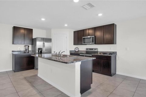 Villa ou maison à louer à Wimauma, Floride: 5 chambres, 248.42 m2 № 2416320 - photo 22