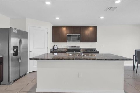 Villa ou maison à louer à Wimauma, Floride: 5 chambres, 248.42 m2 № 2416320 - photo 17