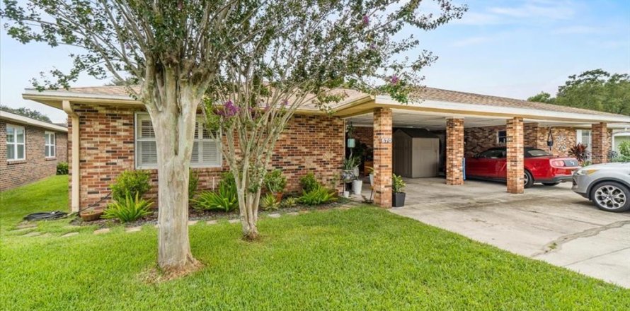 Duplex in Lakeland, Florida 3 bedrooms, 165.64 sq.m. № 1912955