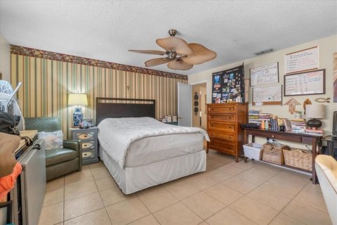 Duplex in Lakeland, Florida 3 bedrooms, 165.64 sq.m. № 1912955 - photo 17