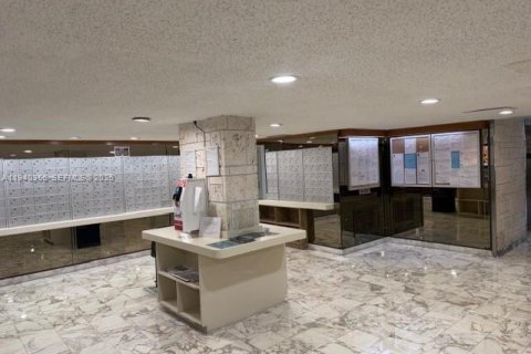 Copropriété à vendre à Sunny Isles Beach, Floride: 2 chambres, 170.01 m2 № 1998178 - photo 15