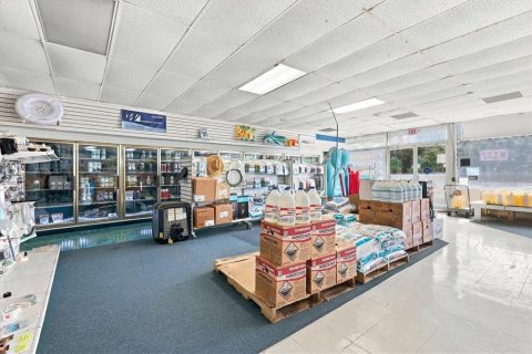 Commercial property in Sarasota, Florida 208.1 sq.m. № 2423596 - photo 15