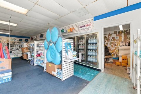 Commercial property in Sarasota, Florida 208.1 sq.m. № 2423596 - photo 12