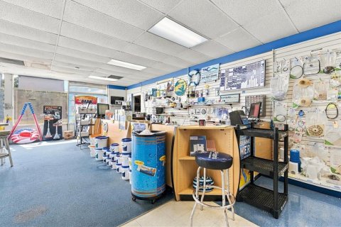 Commercial property in Sarasota, Florida 208.1 sq.m. № 2423596 - photo 16