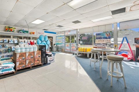 Commercial property in Sarasota, Florida 208.1 sq.m. № 2423596 - photo 9