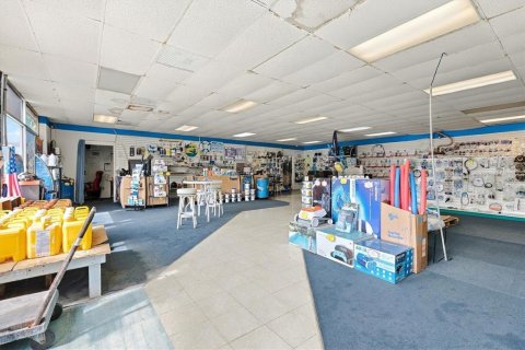 Commercial property in Sarasota, Florida 208.1 sq.m. № 2423596 - photo 13