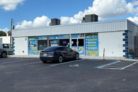Commercial property in Sarasota, Florida 208.1 sq.m. № 2423596