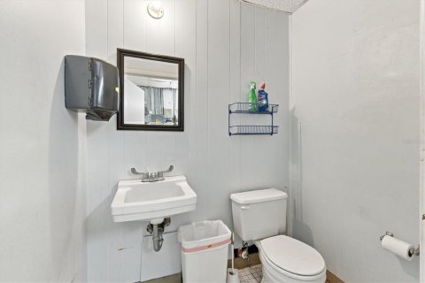 Commercial property in Sarasota, Florida 208.1 sq.m. № 2423596 - photo 17