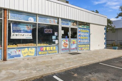 Commercial property in Sarasota, Florida 208.1 sq.m. № 2423596 - photo 4