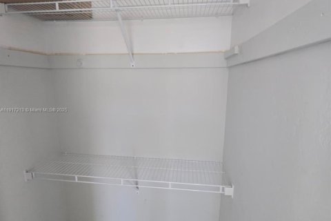 Condo in Fort Lauderdale, Florida, 1 bedroom  № 1972233 - photo 15