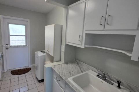 Condo in Fort Lauderdale, Florida, 1 bedroom  № 1972233 - photo 8