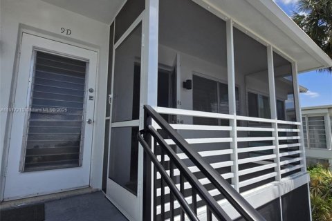 Condo in Fort Lauderdale, Florida, 1 bedroom  № 1972233 - photo 3