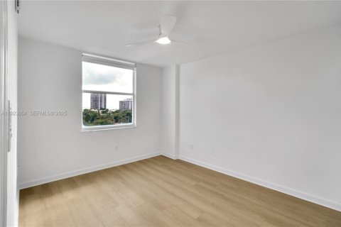 Condo in Miami, Florida, 2 bedrooms  № 1982701 - photo 20