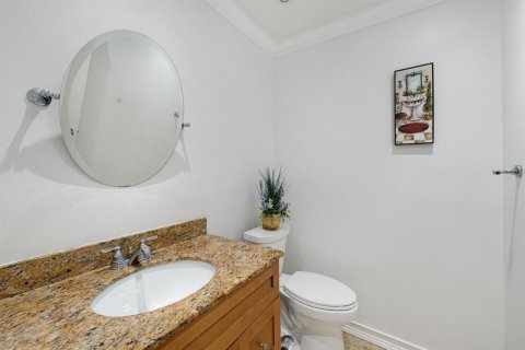 House in Miami, Florida 4 bedrooms, 248.14 sq.m. № 2086363 - photo 12
