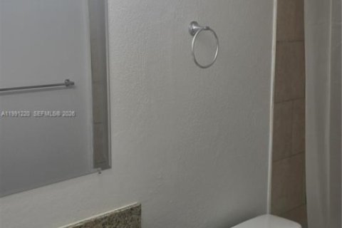 Villa ou maison à louer à Lauderhill, Floride: 3 chambres, 149.57 m2 № 2062273 - photo 11