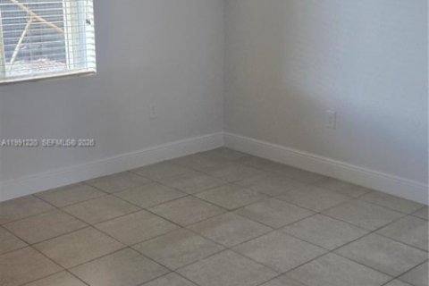 Villa ou maison à louer à Lauderhill, Floride: 3 chambres, 149.57 m2 № 2062273 - photo 7