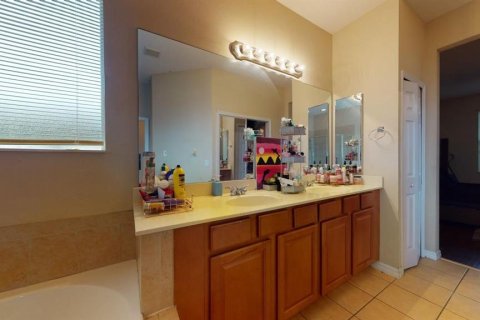 House in Ocoee, Florida 5 bedrooms, 249.16 sq.m. № 2211349 - photo 25