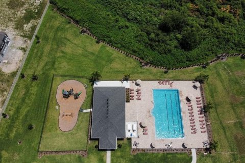 House in Zephyrhills, Florida 5 bedrooms, 349.41 sq.m. № 1908192 - photo 22