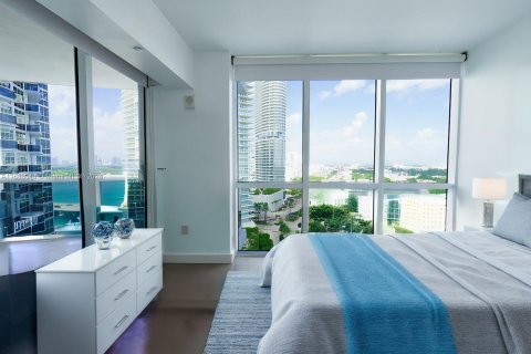 Condominio en venta en Miami Beach, Florida, 2 dormitorios, 133.5 m2 № 1984852 - foto 11