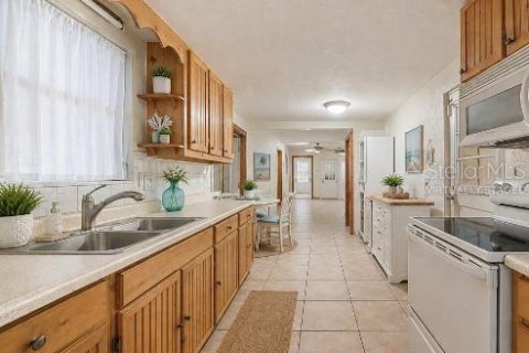 Villa ou maison à vendre à Bradenton, Floride: 3 chambres, 171.13 m2 № 2285364 - photo 3