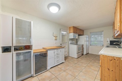Villa ou maison à vendre à Bradenton, Floride: 3 chambres, 171.13 m2 № 2285364 - photo 12