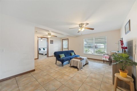 Villa ou maison à vendre à Bradenton, Floride: 3 chambres, 171.13 m2 № 2285364 - photo 13