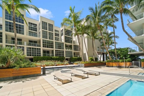 Condo in Miami, Florida, 2 bedrooms № 1974578 - photo 13