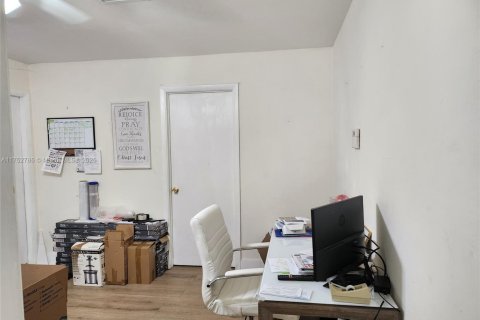 Villa ou maison à vendre à Southwest Ranches, Floride: 4 chambres, 211.82 m2 № 1961983 - photo 16