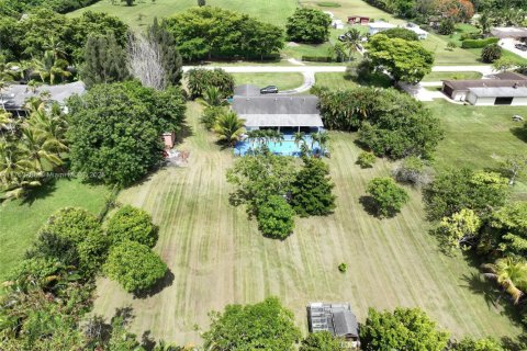 Villa ou maison à vendre à Southwest Ranches, Floride: 4 chambres, 211.82 m2 № 1961983 - photo 5