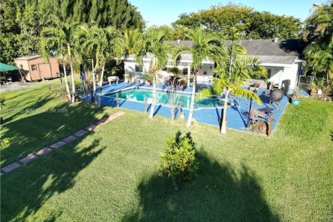 Villa ou maison à vendre à Southwest Ranches, Floride: 4 chambres, 211.82 m2 № 1961983 - photo 6