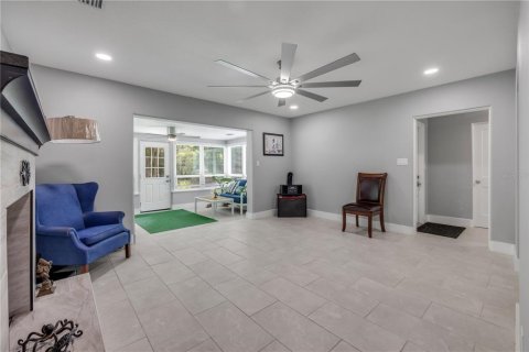 Villa ou maison à vendre à New Smyrna Beach, Floride: 3 chambres, 156.63 m2 № 2361285 - photo 16