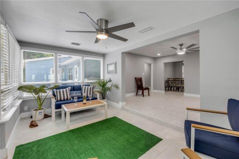 Villa ou maison à vendre à New Smyrna Beach, Floride: 3 chambres, 156.63 m2 № 2361285 - photo 13