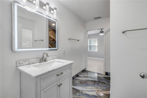 Villa ou maison à vendre à New Smyrna Beach, Floride: 3 chambres, 156.63 m2 № 2361285 - photo 25