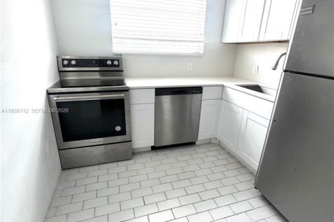 Купить кондоминиум в Майами-Бич, Флорида 1 спальня, 41.81м2, № 1996162 - фото 2