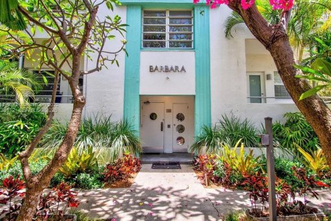 Кондоминиум с 1 спальней в Майами-Бич, Флорида № 1996162